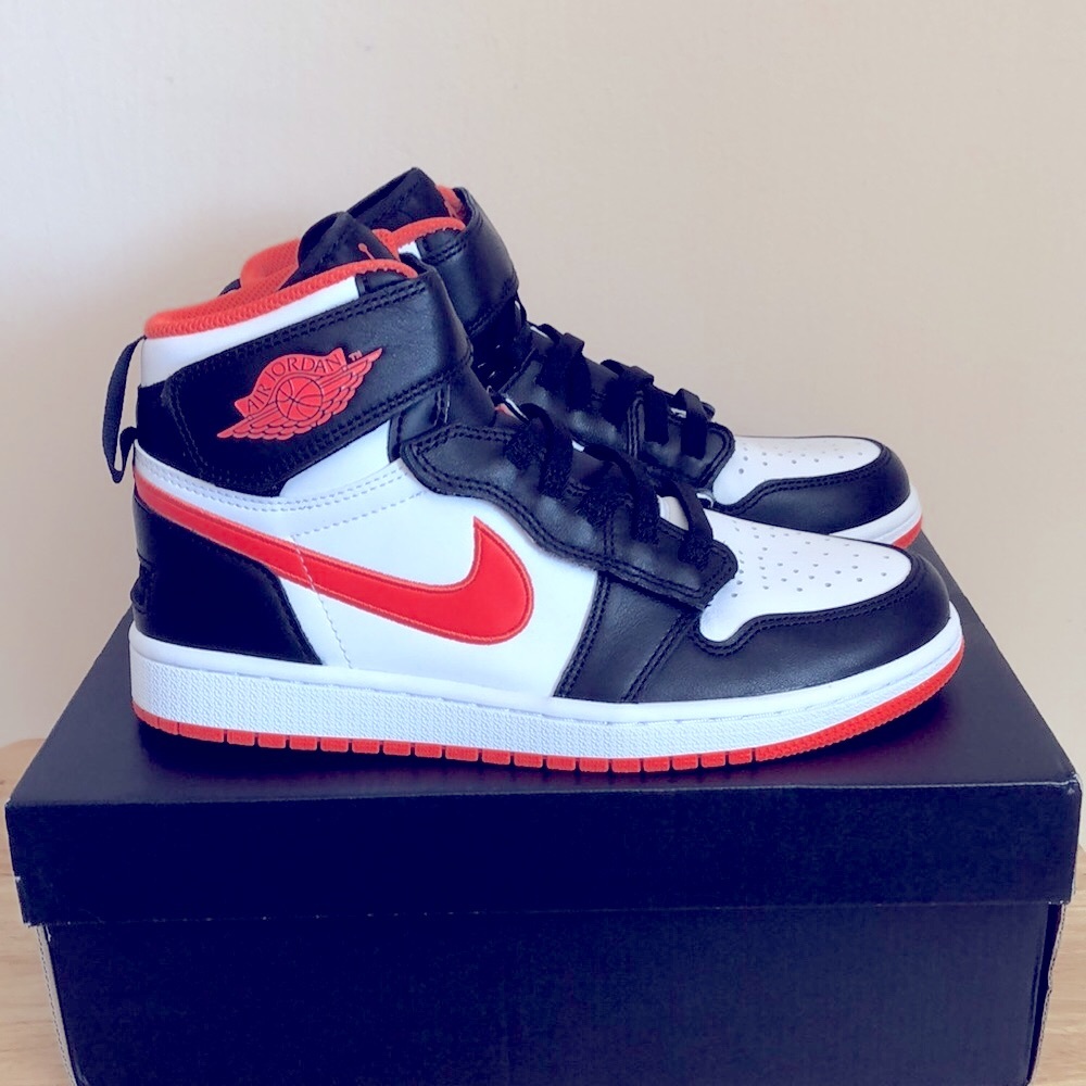 🖤🧡NIKE AIR JORDAN 1 HI FLYEASE SNEAKERS🧡🖤 - Picture 1 of 12